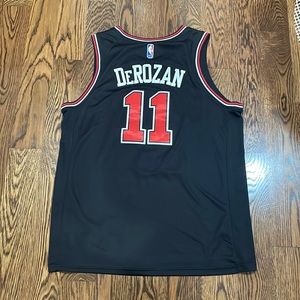 DeMar DeRozan bulls jersey